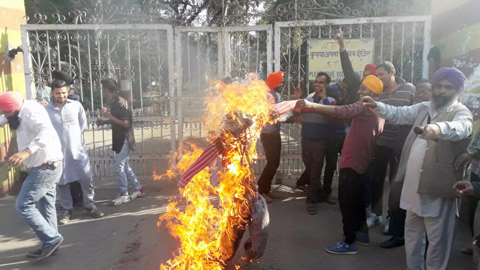 Continued for the second day of the Congress Protest