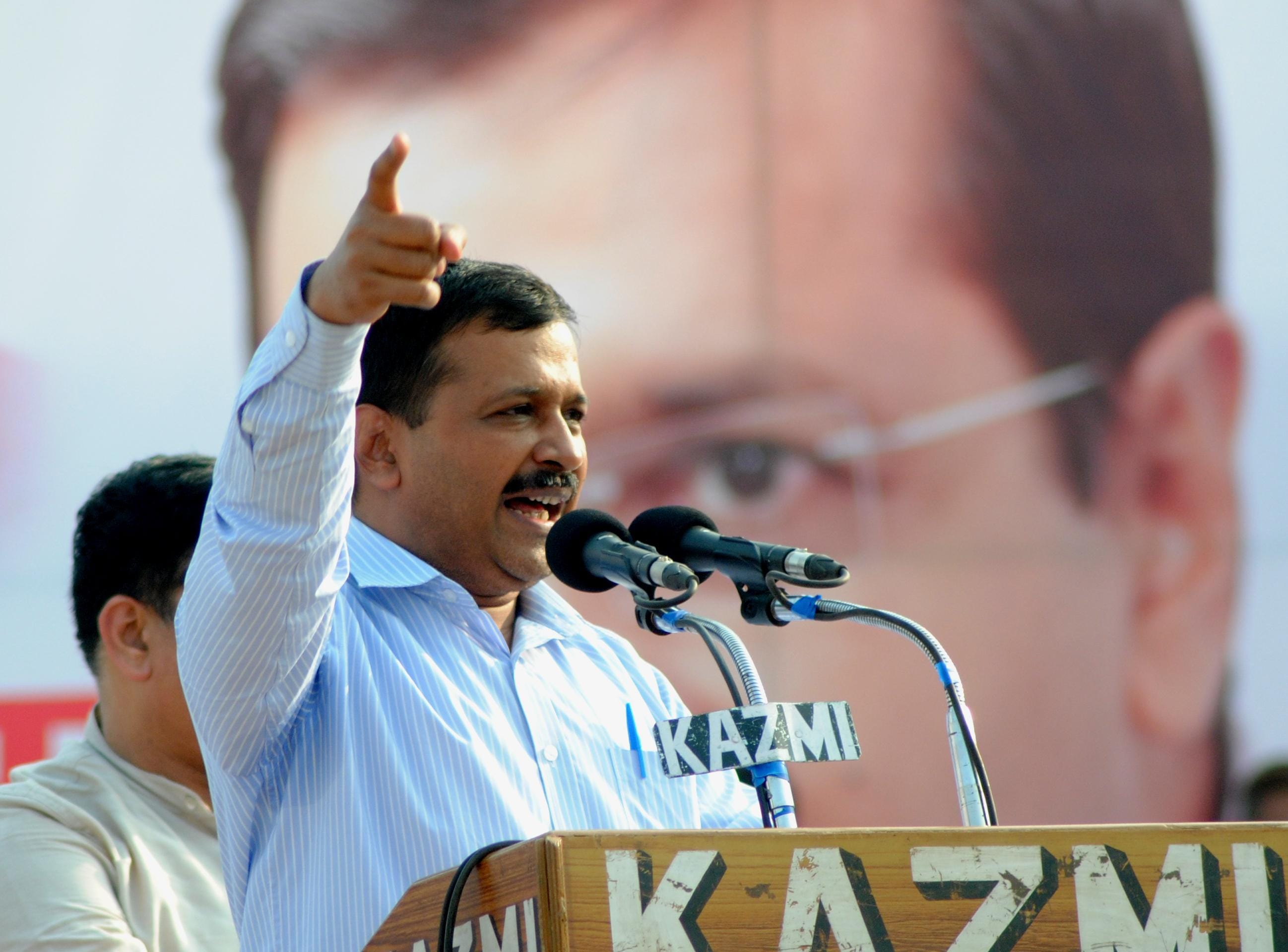 Arvind kejriwal addresses public in Lucknow.