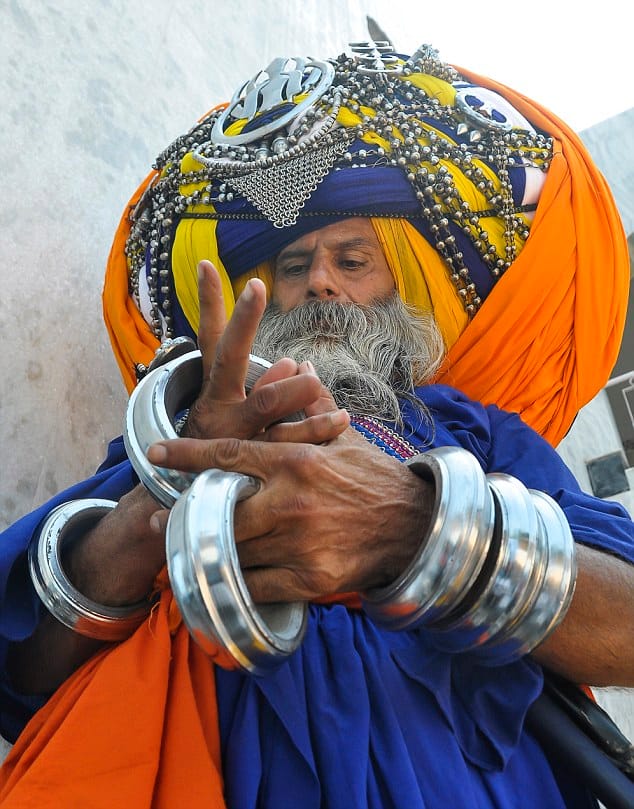 Avtar Singh Mauni wears world's heaviest and longest turban