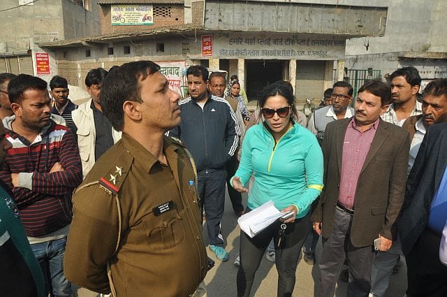 Deputy Municipal Commissioner, clashed with the illegal cutting of Unipol girl