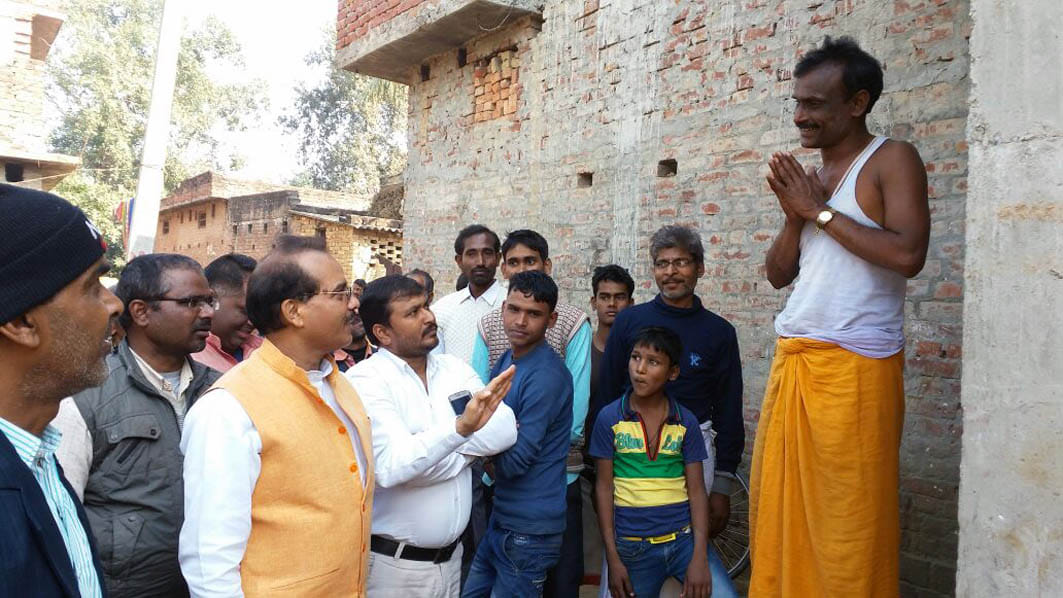 BJP trying to explain the advantages of Notbandi