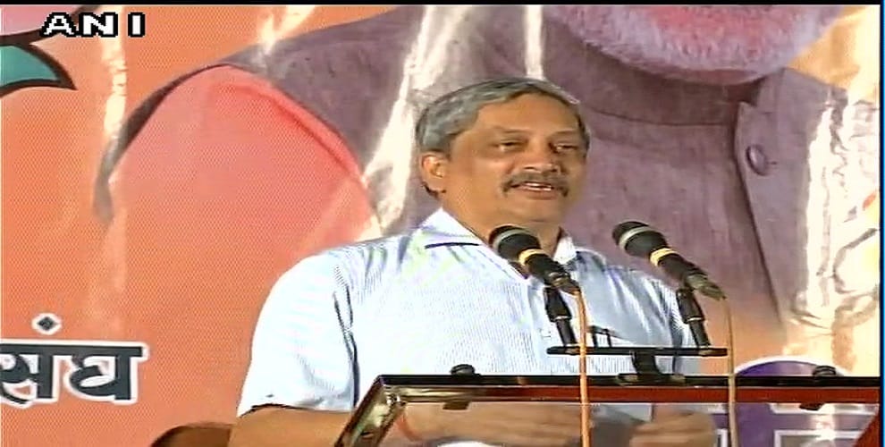 Defence Minister Parrikar in difficulty, EC answer in two days