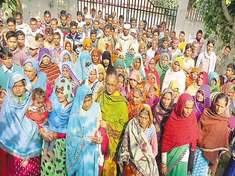 Killing of the man with sharp weapons