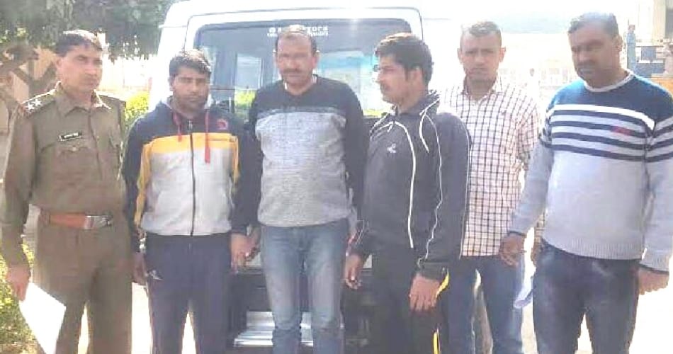 indian airforce soldier smuggling drugs from mp to haryana, arrested with brother 