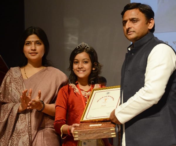 UP govt gives rani lakshmibai veerta award.