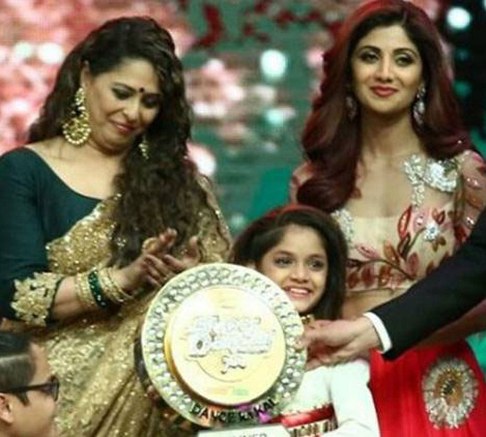 ditya bhande won super dancer trophy