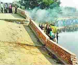 couple fell into the river, child drowned