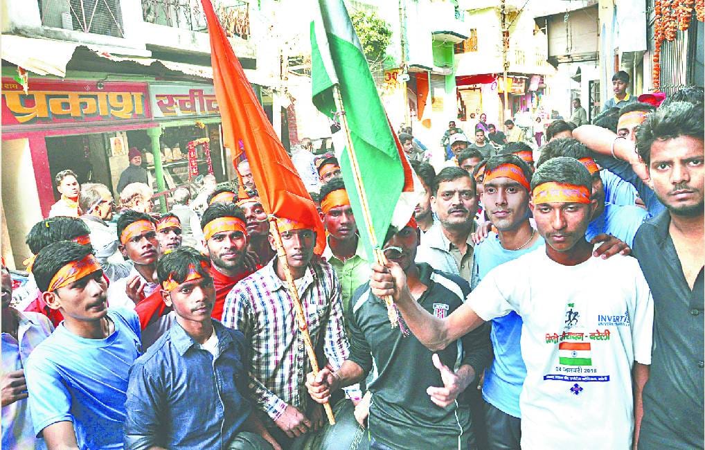 Farr began cleaning the Ganga Ghat Ganga runs