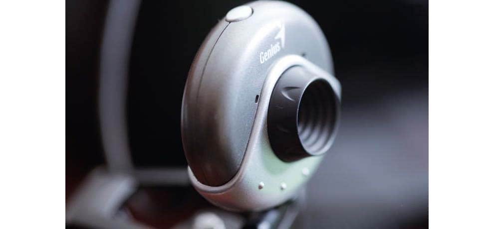 grils can use mobile app to find out Hidden Camera in washroom