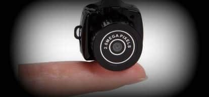 grils can use mobile app to find out Hidden Camera in washroom