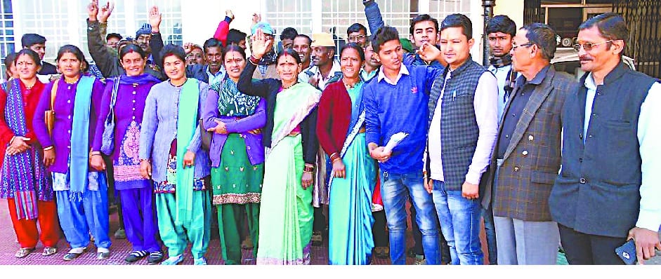 Villagers protesting the road to become the No. Sundil