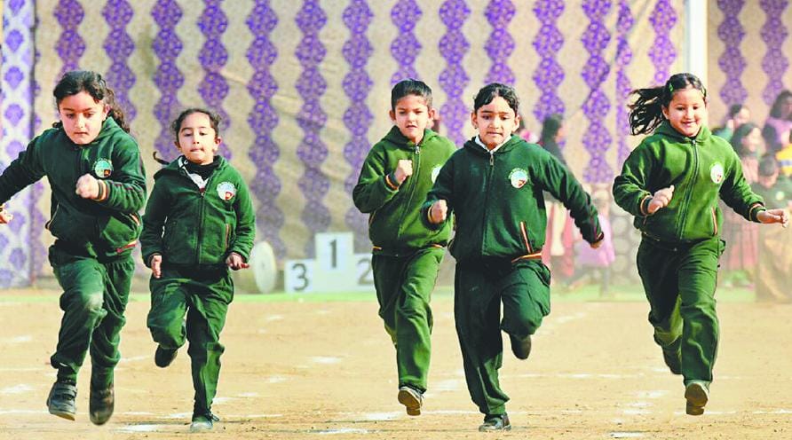 nursary child show their power in race