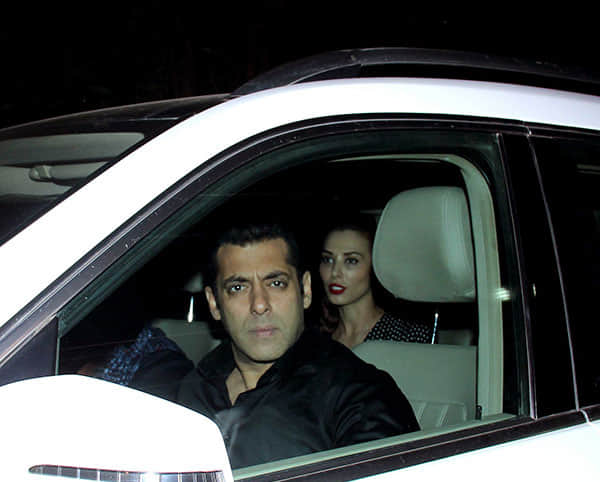 Salman tries to hide his face on being spotted with Iulia Vantur!