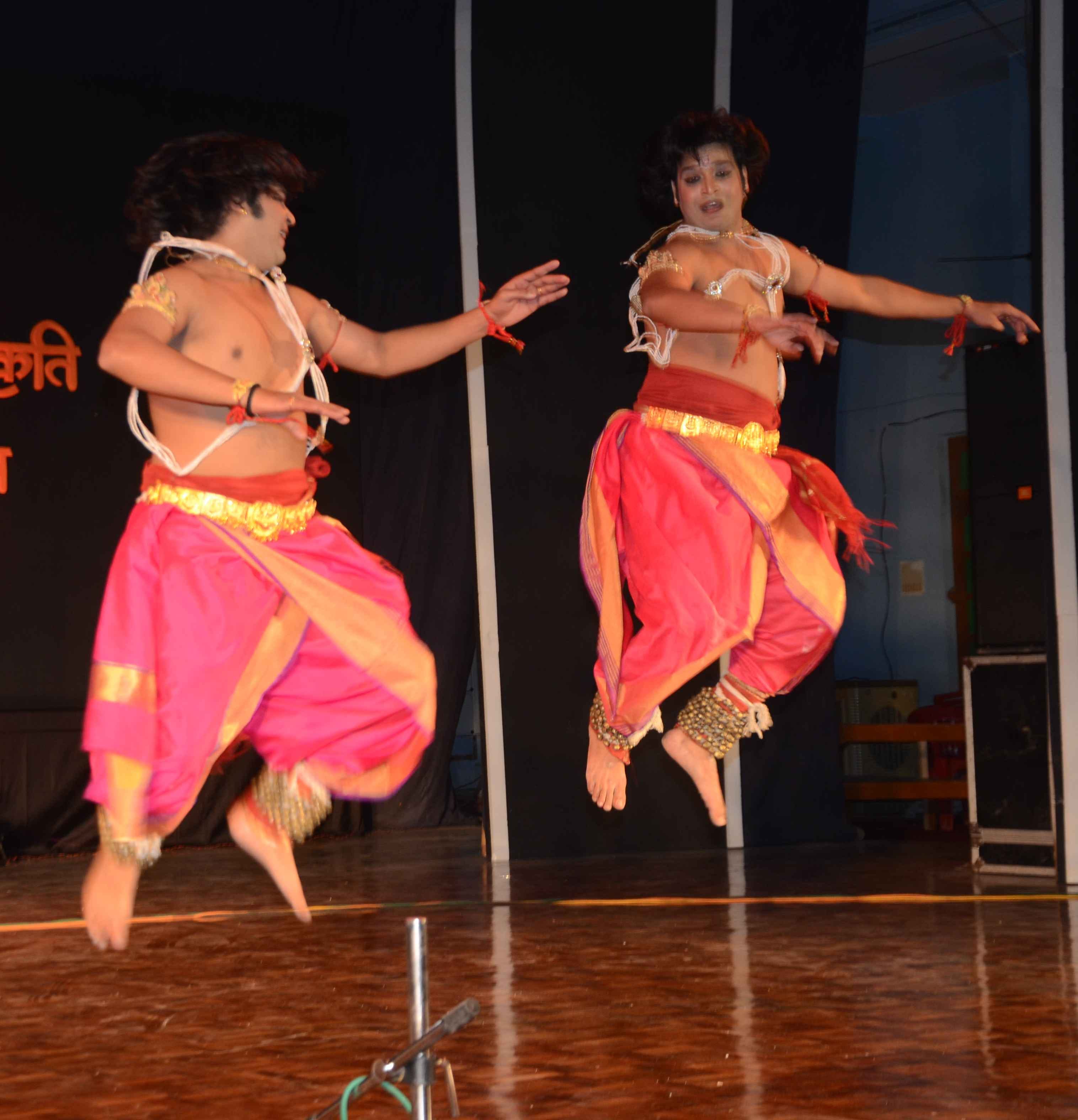 manoj tiwari perform at rastriya sanskriti mahotasv