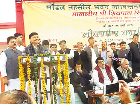 norebandi helps sp in electionः shivpal