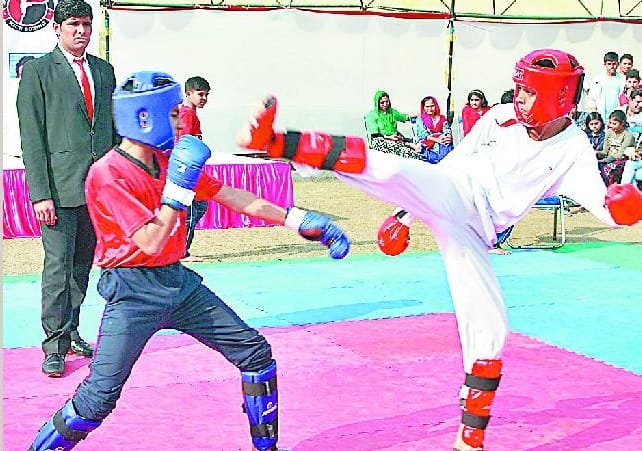 Suffocate in kick boxing show