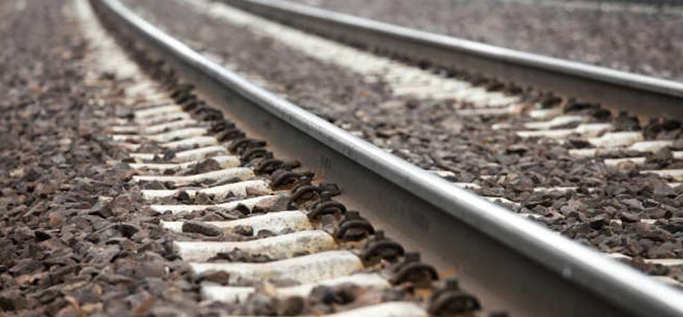 lover pushed of student in front of train, death