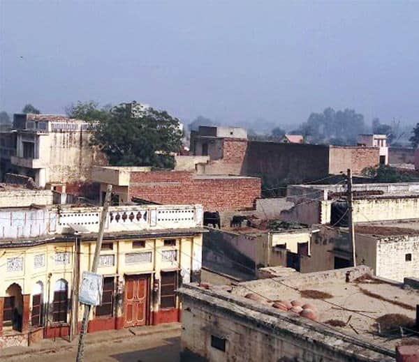 unique villaage of india, sorrounded by dariya from three sides