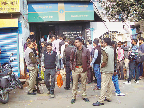 Old woman was unconscious in the line of the State Bank