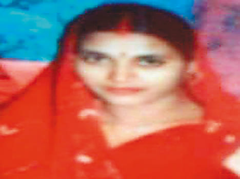 The woman lives hanging in domestic dispute