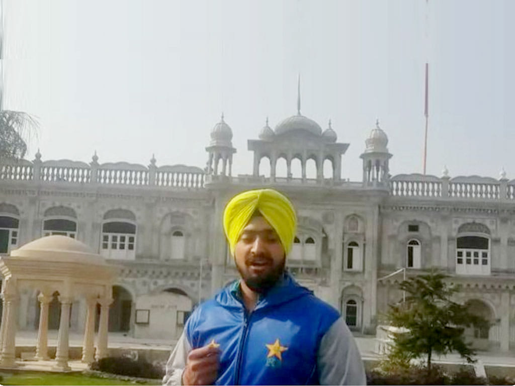 meet Mahinderpal Singh Pakistan's first Sikh cricketer to join National Cricket acadmy  