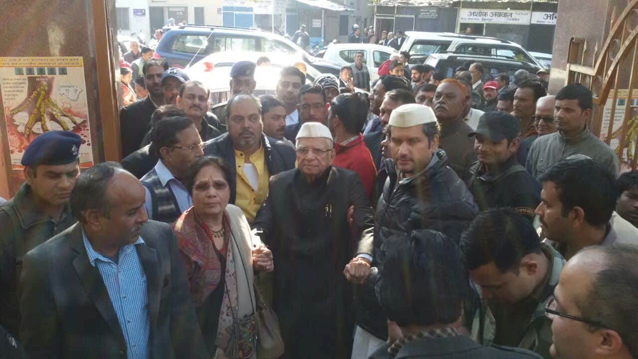 nd tiwari start crying.