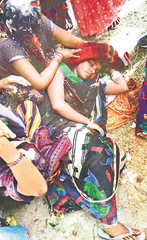 three women injured stumped in bank