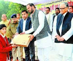 1631 students received laptops,