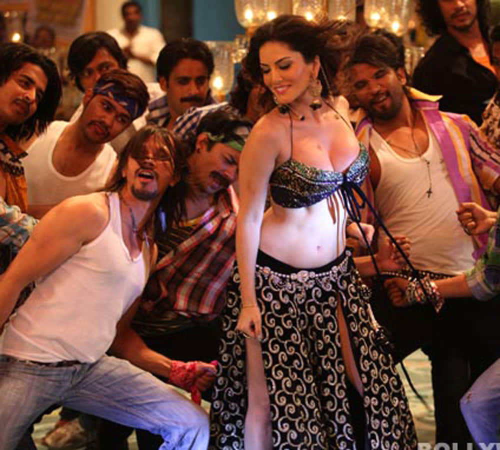 sunny leone item song laila mai laila teaser relese