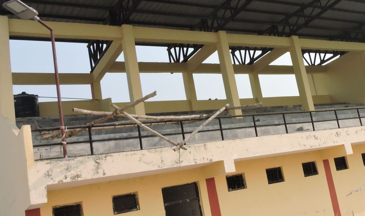 The swimming pool was incomplete Lokarpn