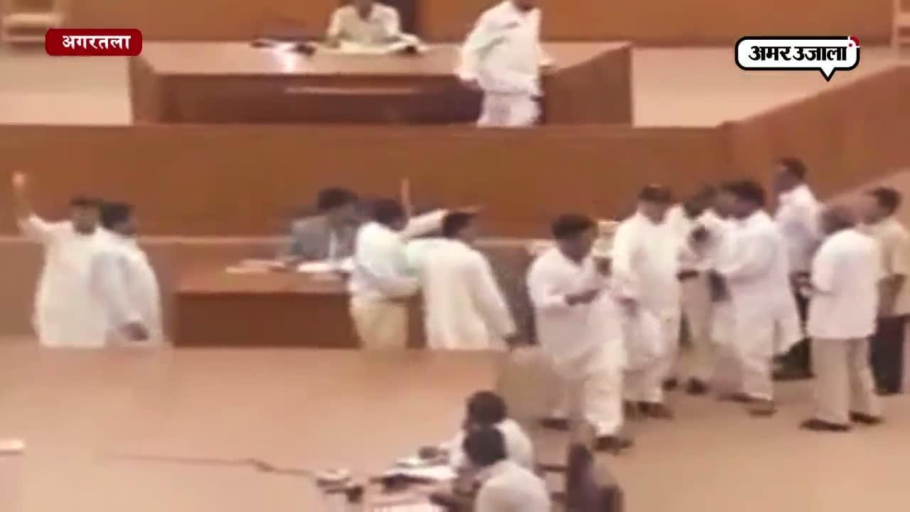 देखिए, विधानसभा में क्यों दौड़े माननीय विधायक ?