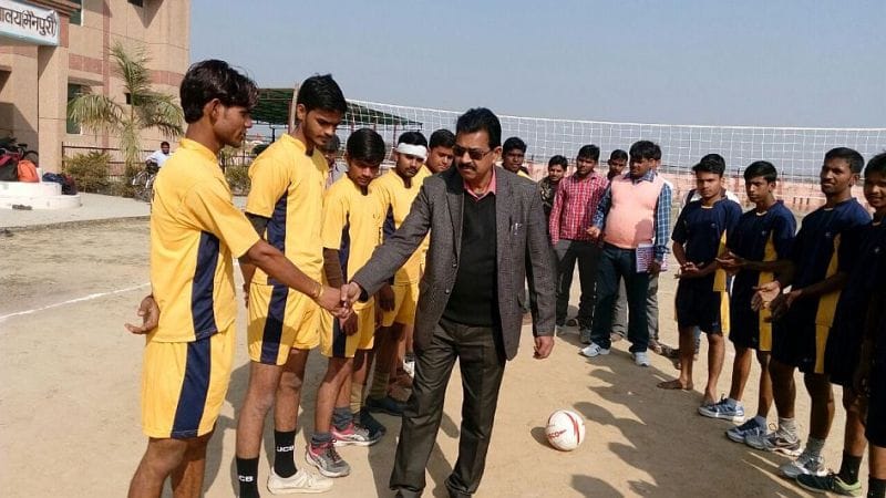 Vandana and Gaurav stake in badminton single shot