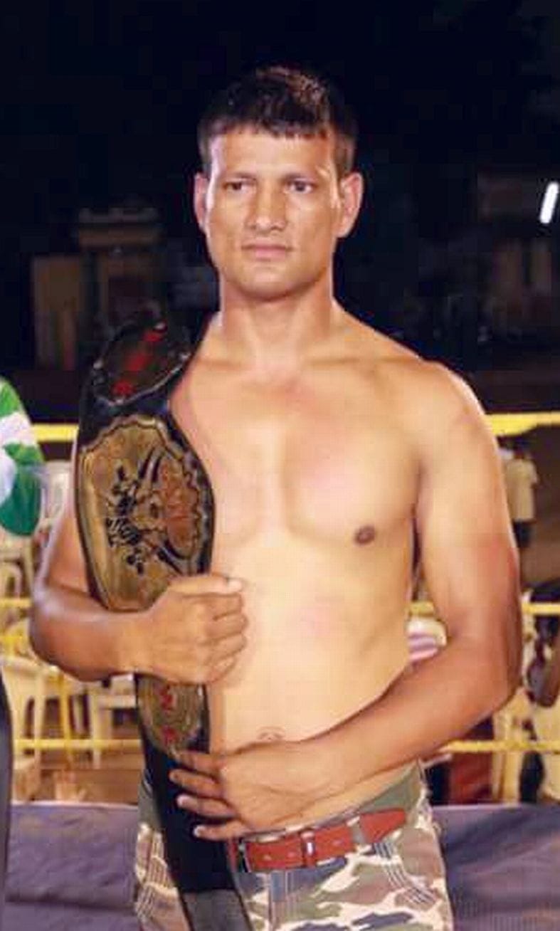 Vinod  foreign wrestlers dust  Spanawat