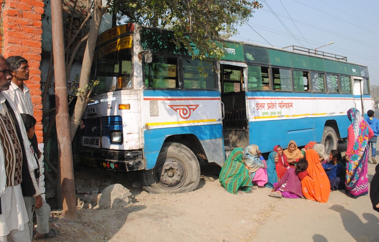 bus overtake in and accident 