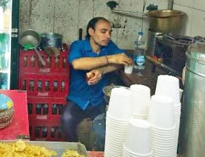 Congress owes Azad Maidan chai-wallah Rs 2 lakh