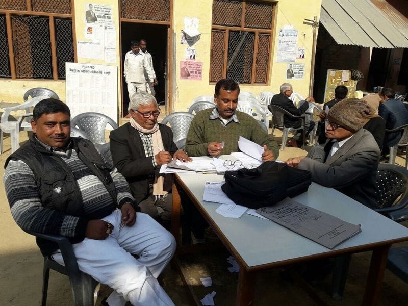 Civil campus candidates seeking votes with supporters