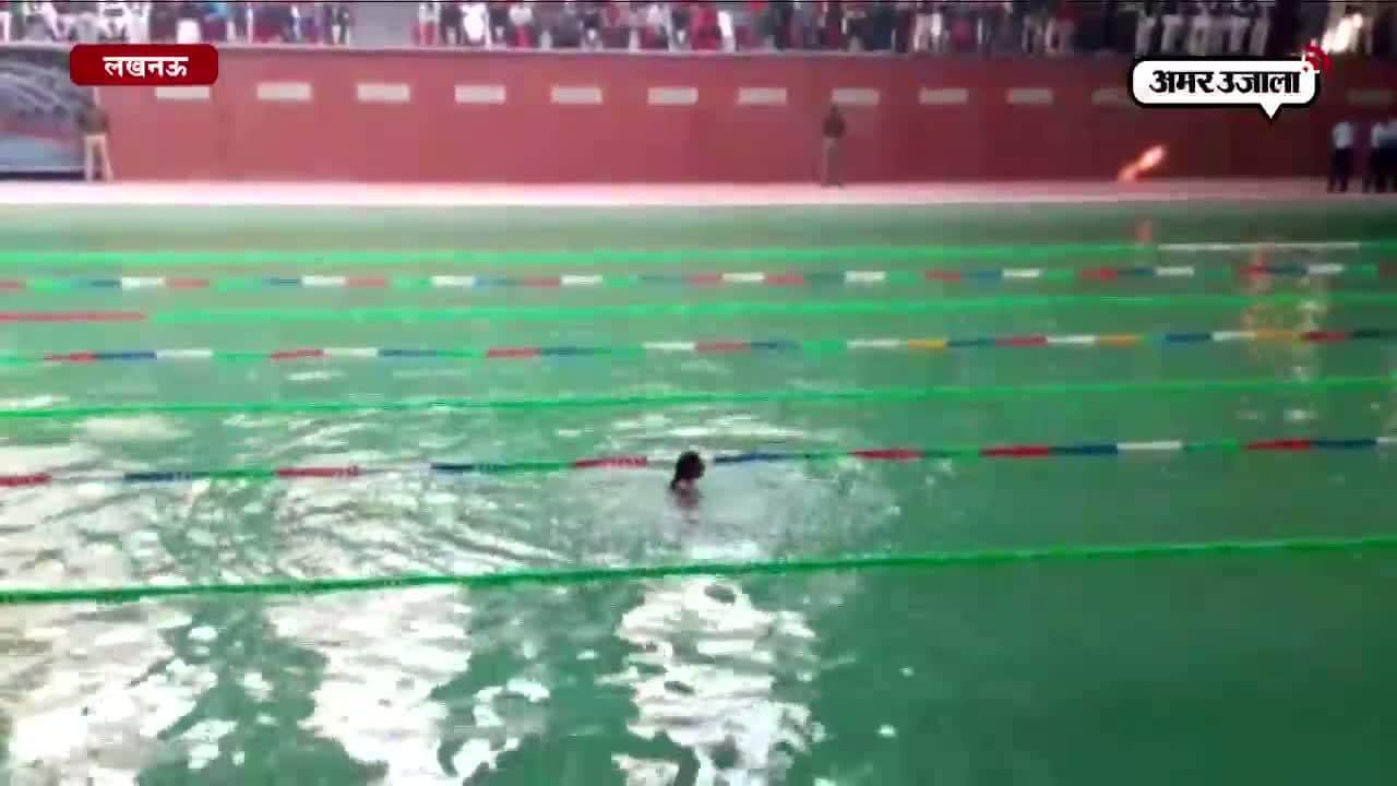 हंगामे और नारेबाजी के बीच यूपी विधानसभा में बजट पेश