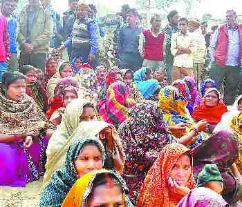 customer,s fierce denied cash, put the jam