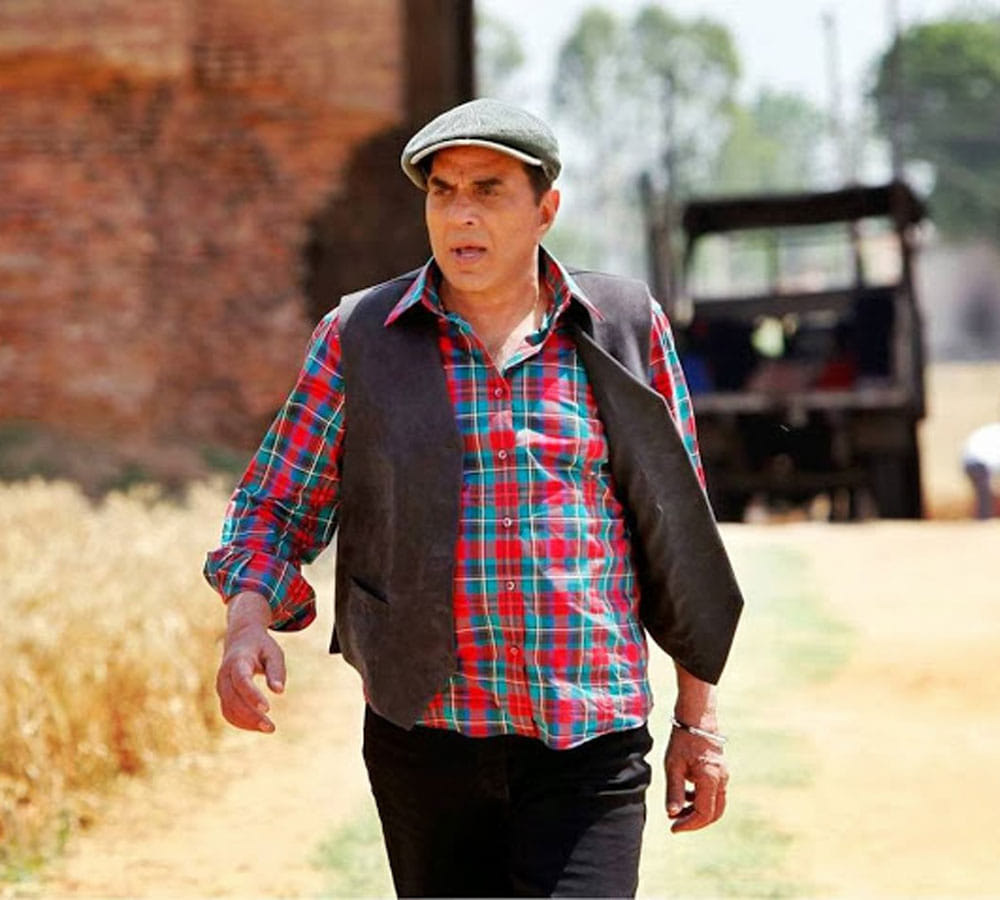 bollywood actor dharmendra rushed to hospital