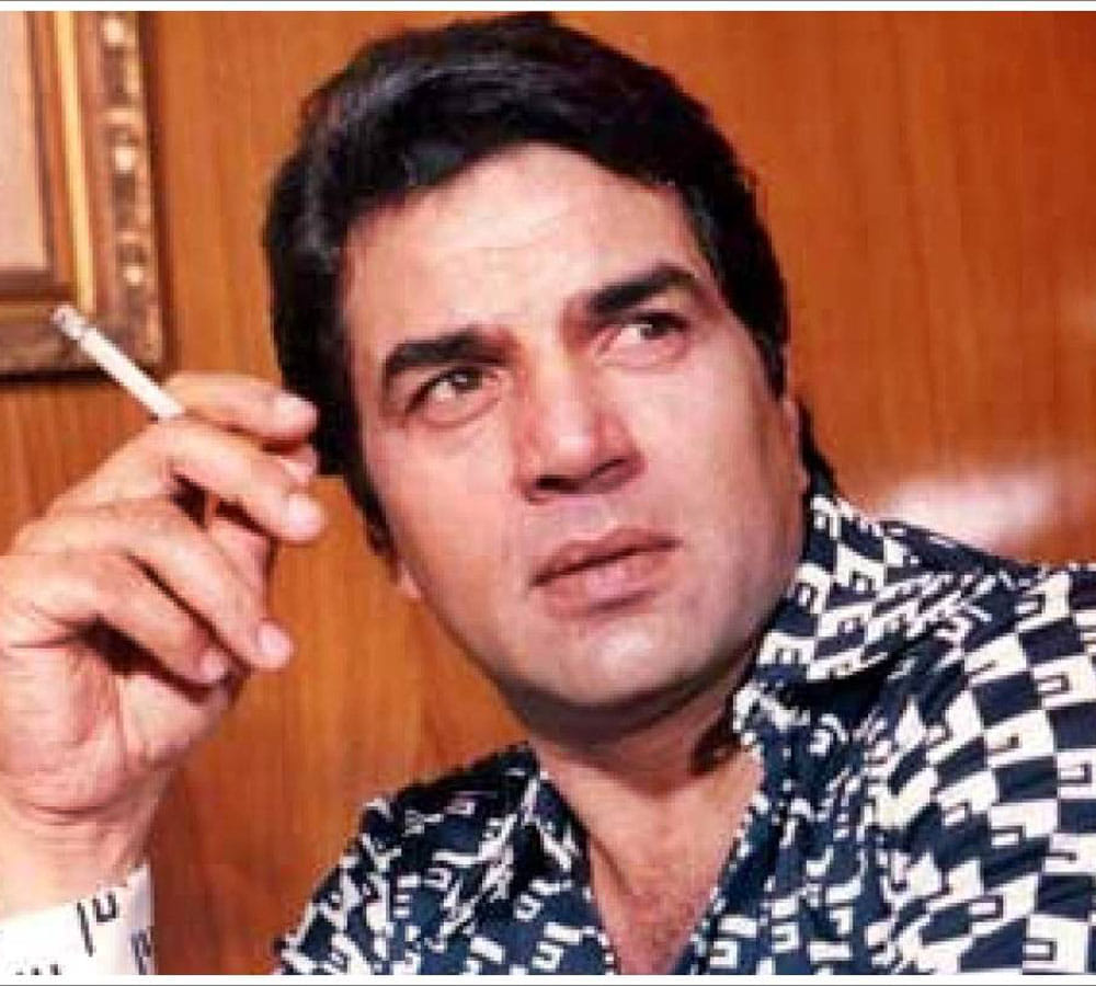 bollywood actor dharmendra rushed to hospital