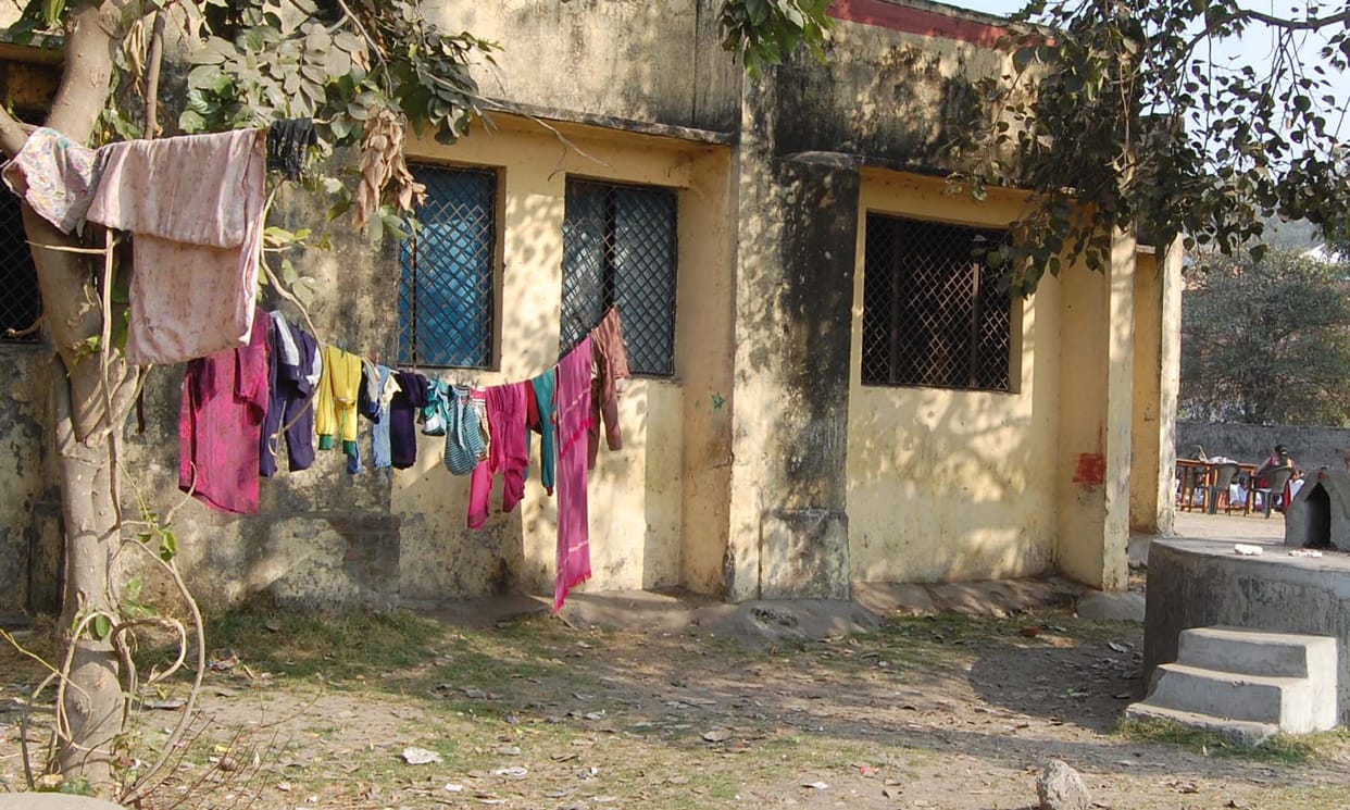 School stray bull and dry clothes
