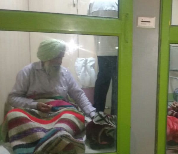 np cash and huge crowd outside atm after note ban, people spend night outside atm
