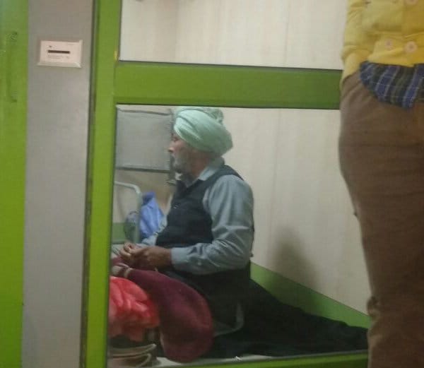 np cash and huge crowd outside atm after note ban, people spend night outside atm
