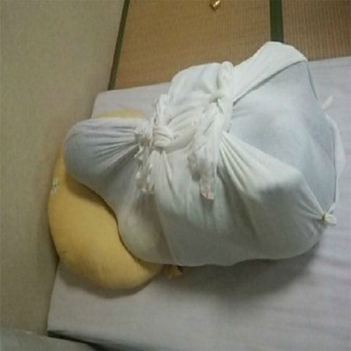 Bizarre way of relaxing in Japan