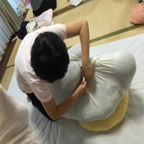 Bizarre way of relaxing in Japan
