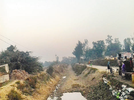 Farmers are waiting for the water in the canal