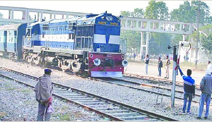 Special Minister of Railways train did not stop in Shamli