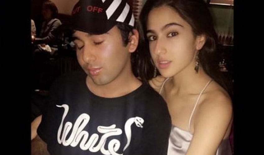 sara ali khan celebrate christmas party