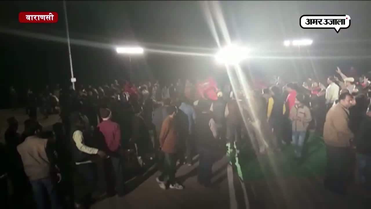 वाराणसी में रविदास घाट पर भिड़े सपाई-भाजपाई