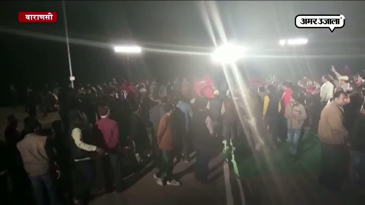 वाराणसी में रविदास घाट पर भिड़े सपाई-भाजपाई